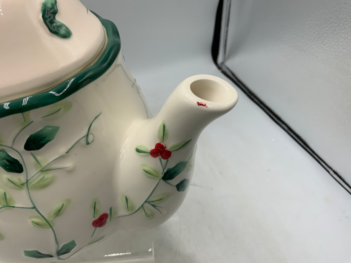 Pflatzgraff Winterberry Teapot