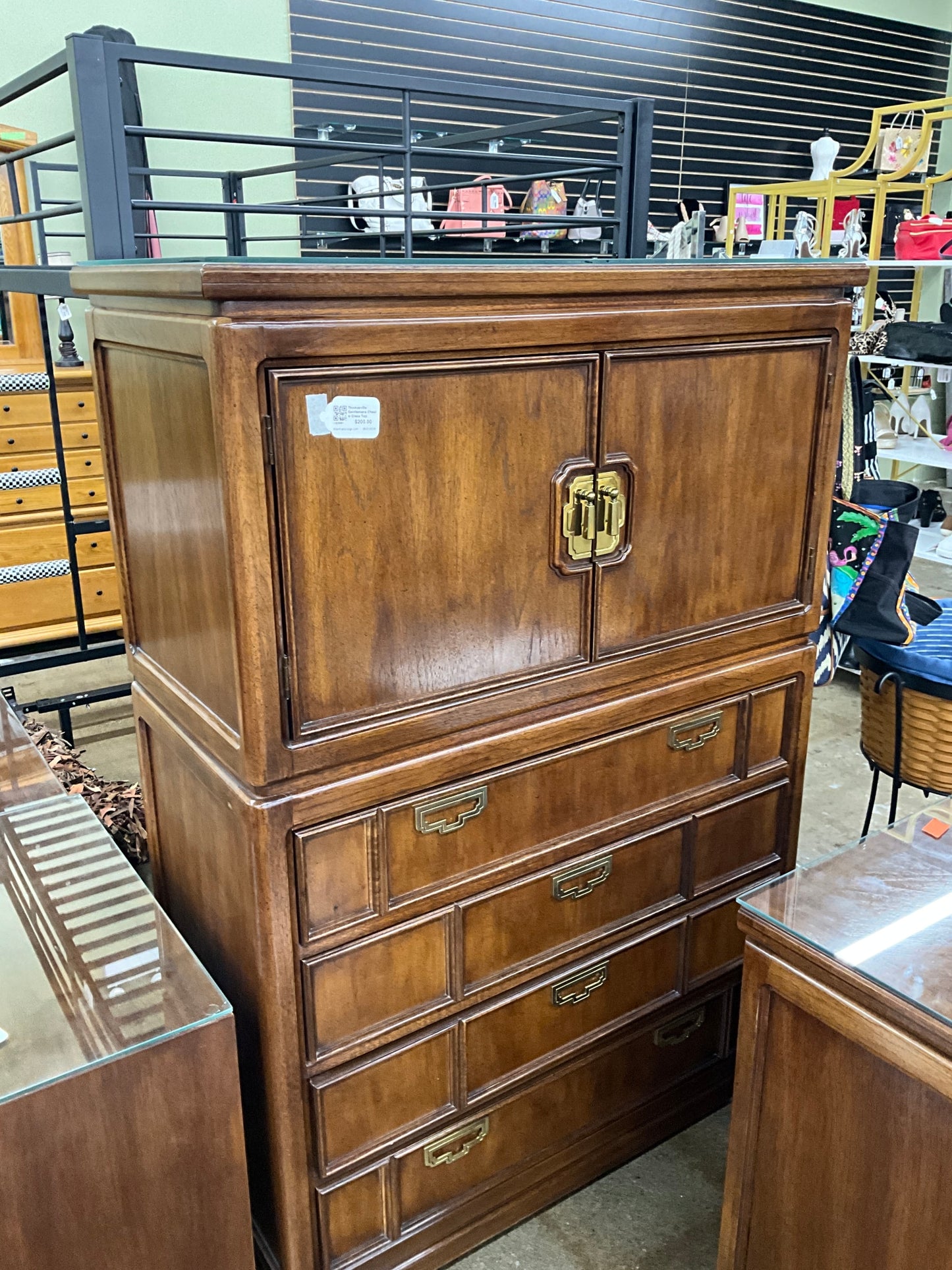 Thomasville Gentlemans Chest w Glass Top