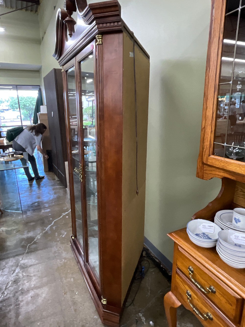 Corner Hutch w/Lights