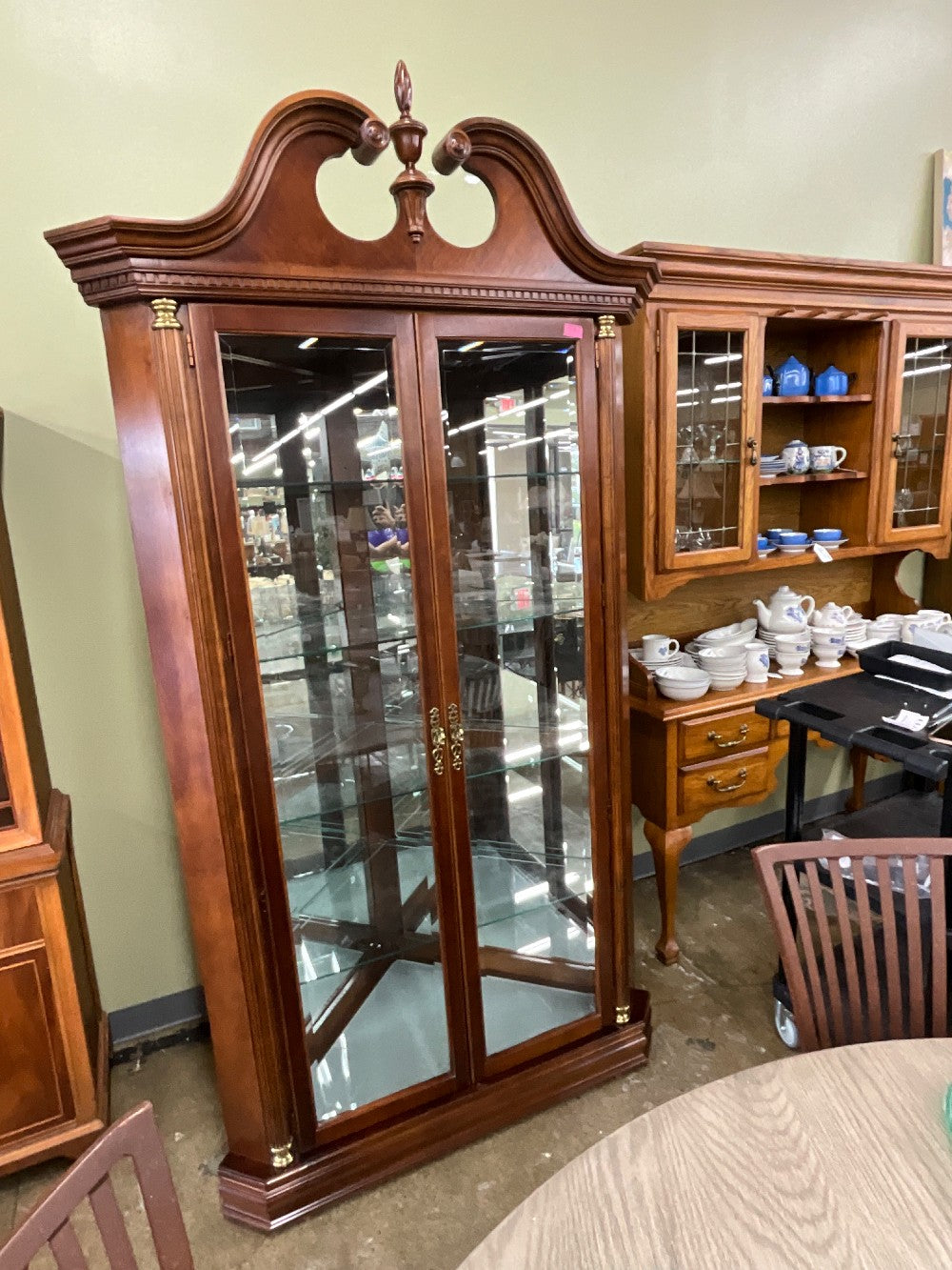 Corner Hutch w/Lights