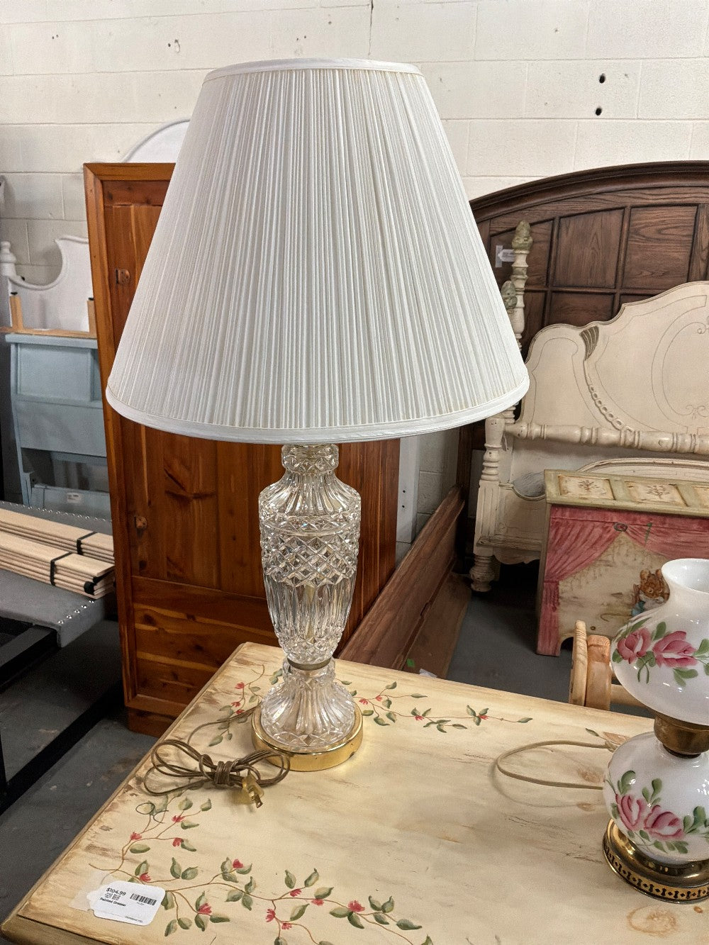 Glass lamp W/Shade