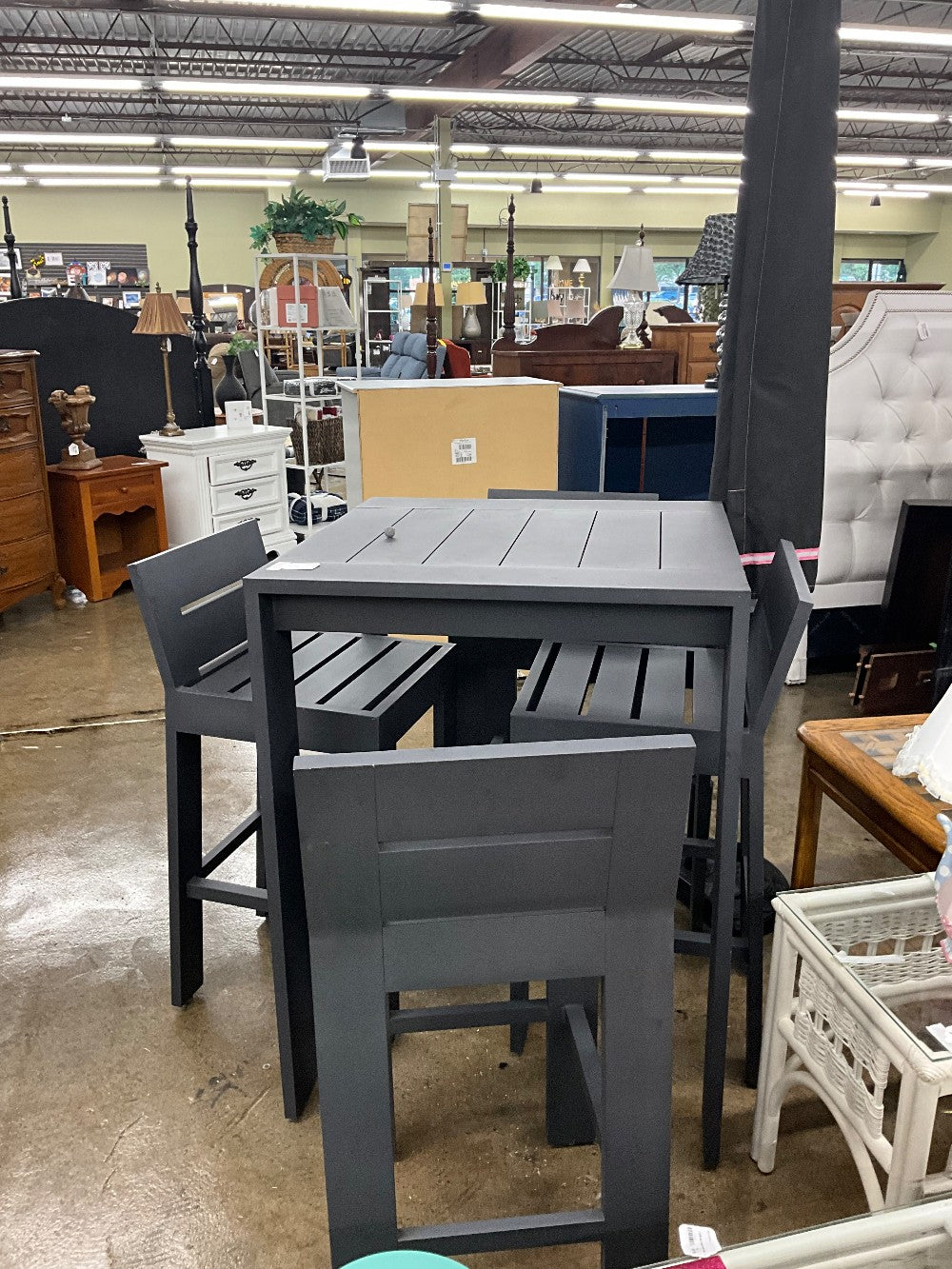Metal Outdoor Hightop Table w/ 4 Barstools