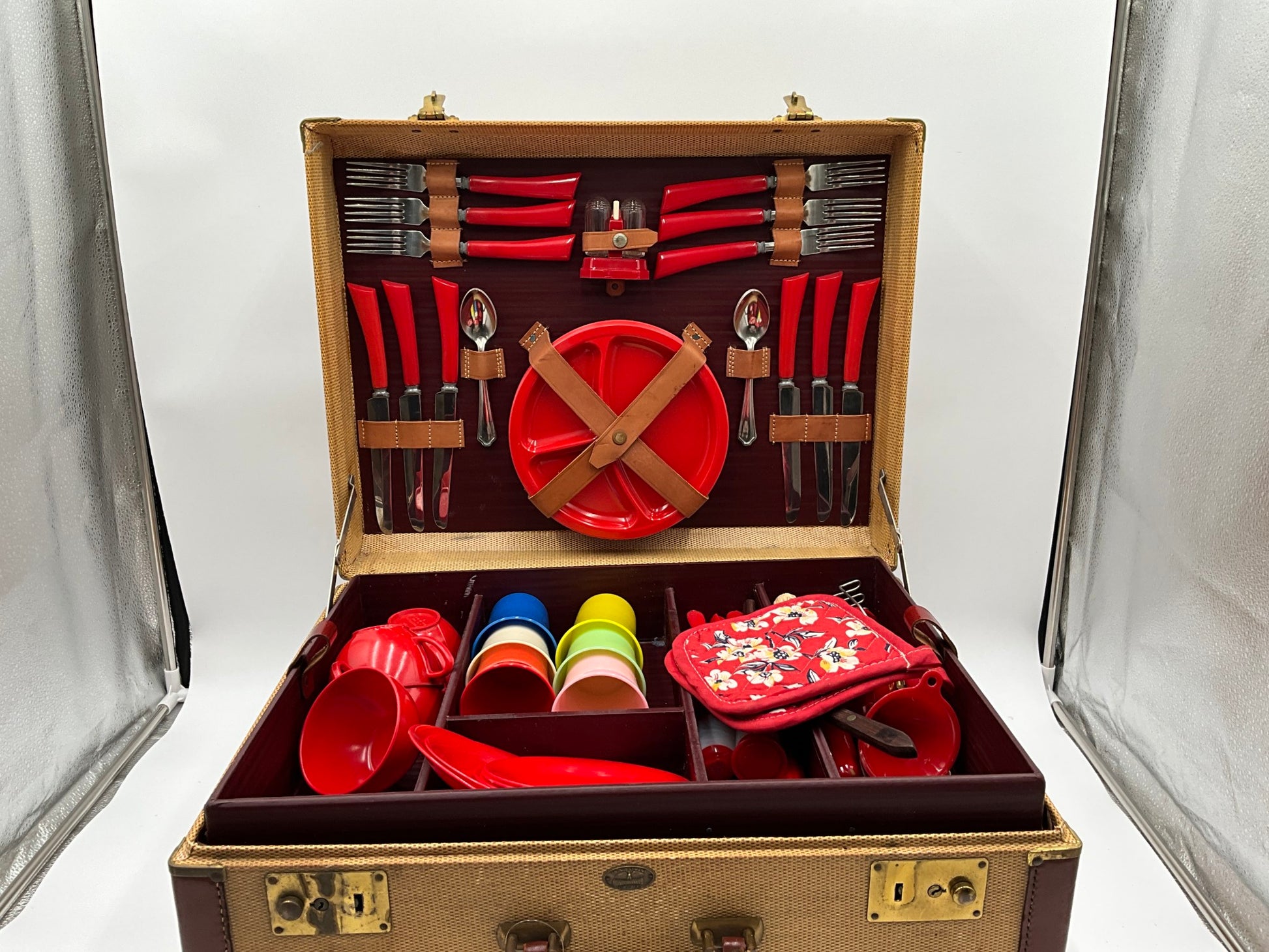 Vintage Gold Bond Picnic Set