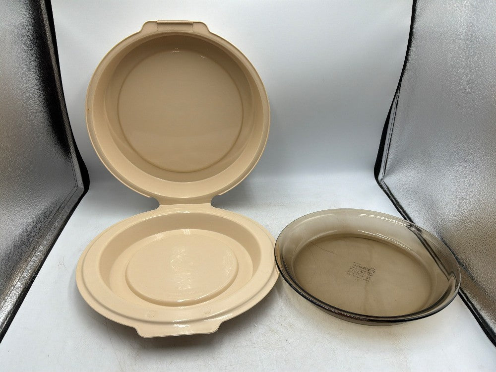 Pyrex Pie Dish W/ Cover