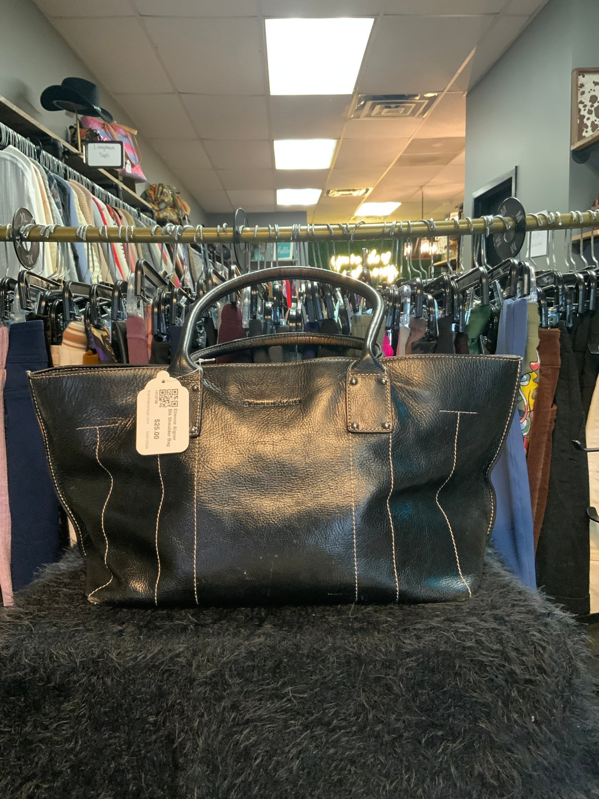 Etienne Aigner Blk Shoulder Bag