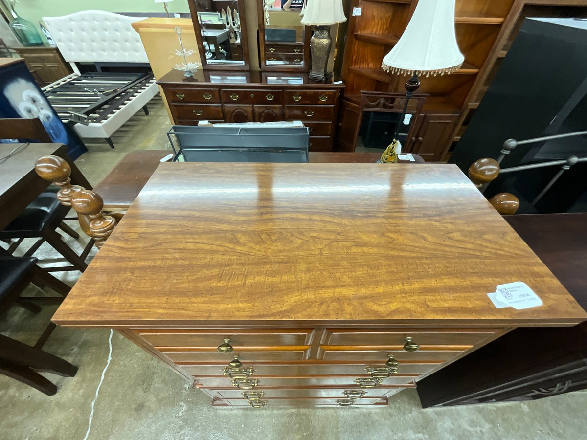 Broyhill Chest Of Drawers