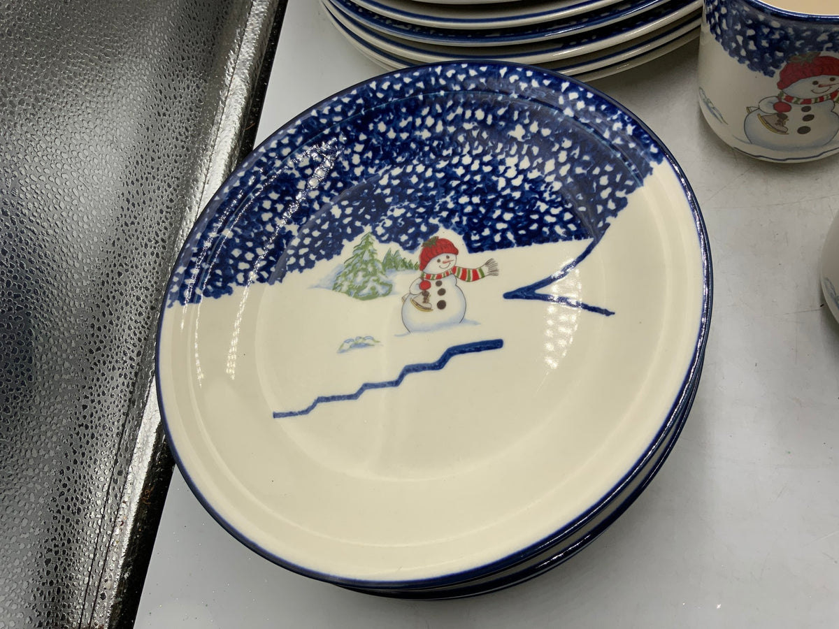 Thomas Snowman Dish 32 pc Set