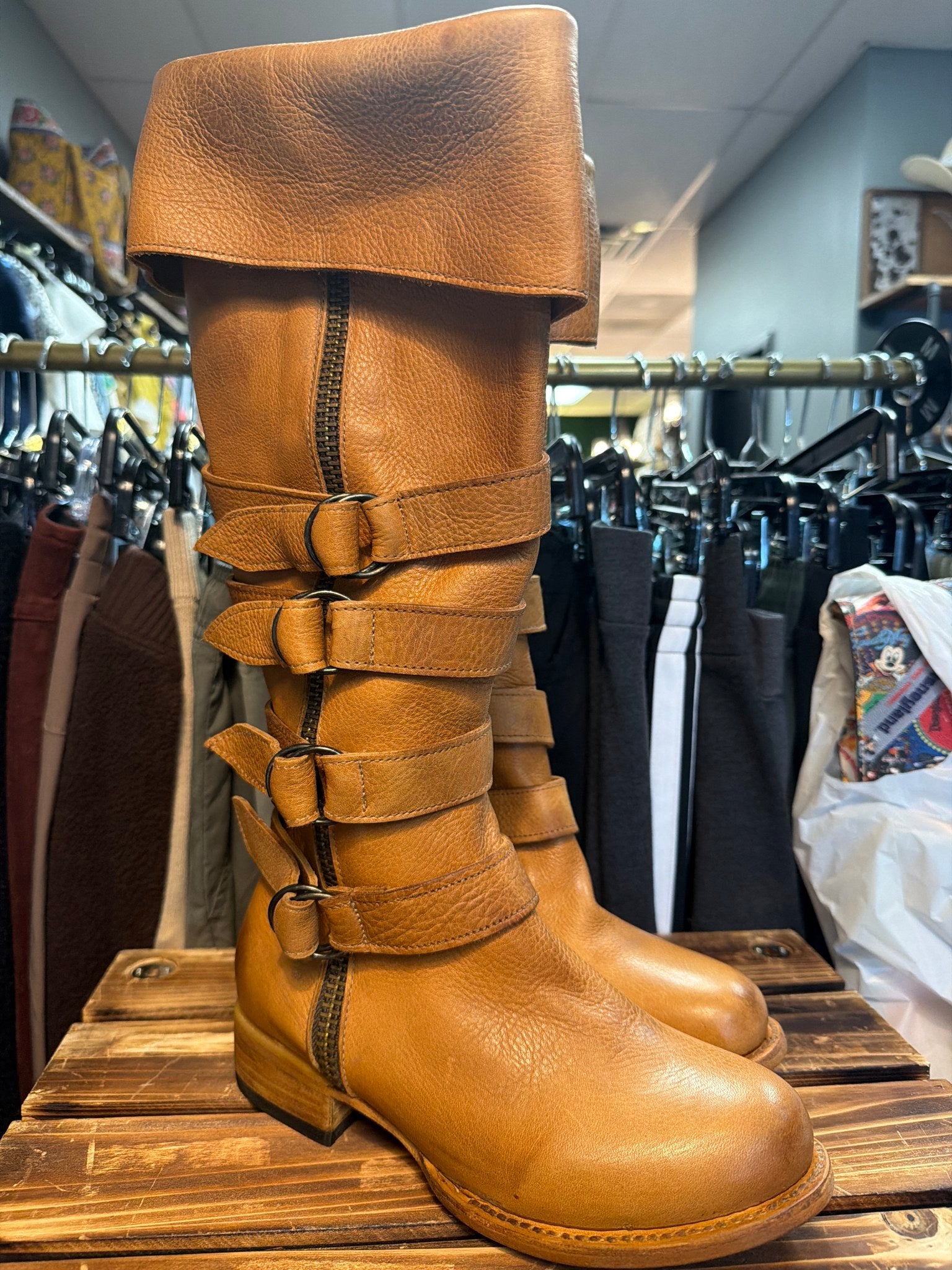 NEW Freebird Boots Sz 7 with Box and Dustbags