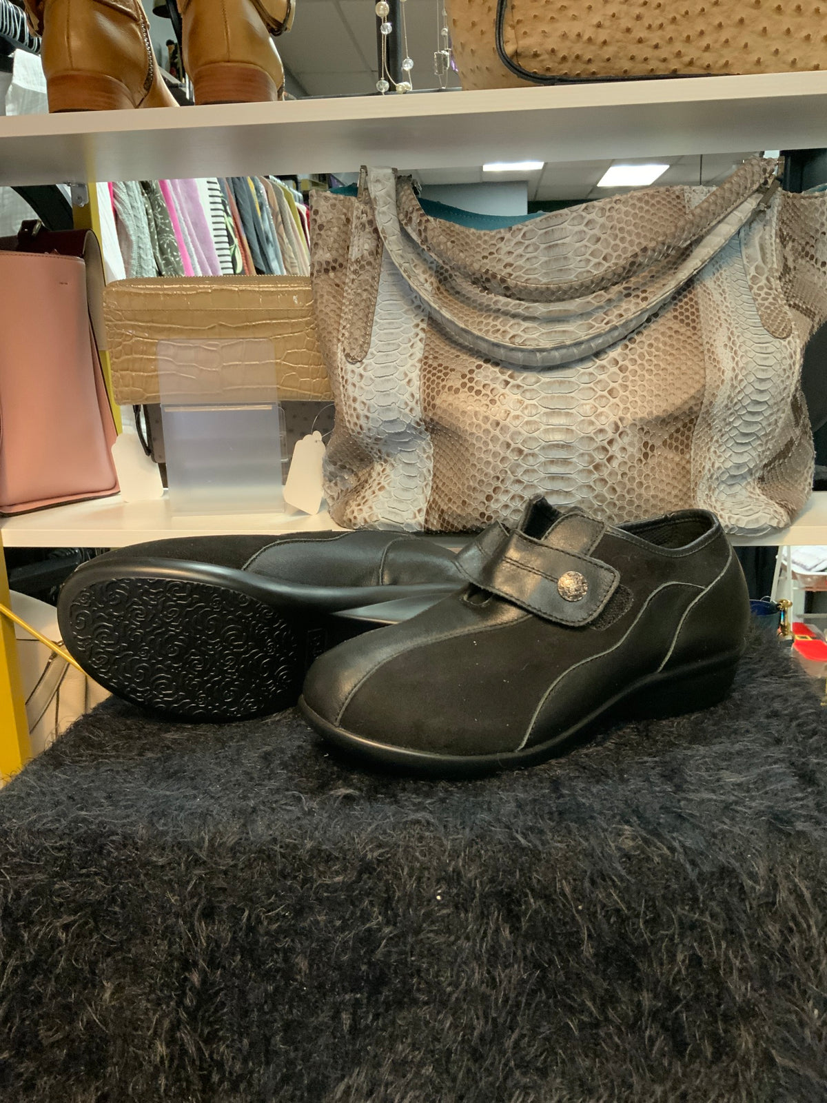 NEW Propet Shoe Sz 8 Black Wide