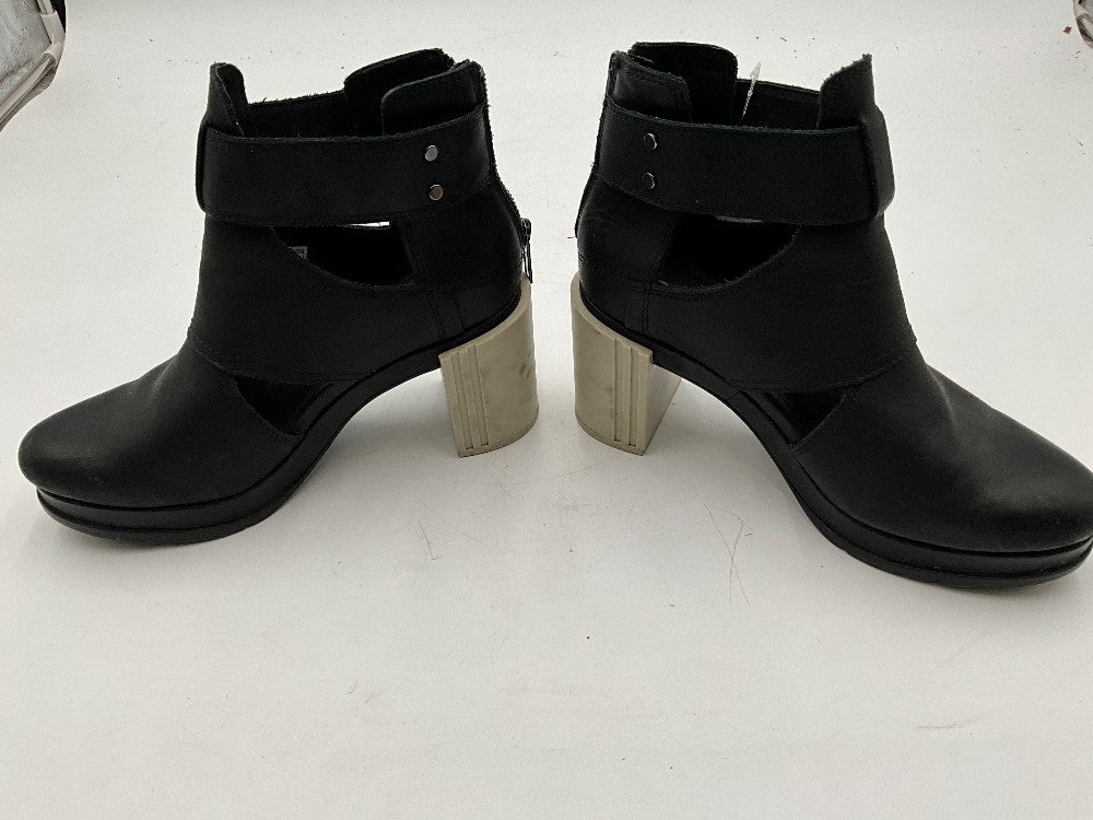 Sorel Black Booties Sz. 9