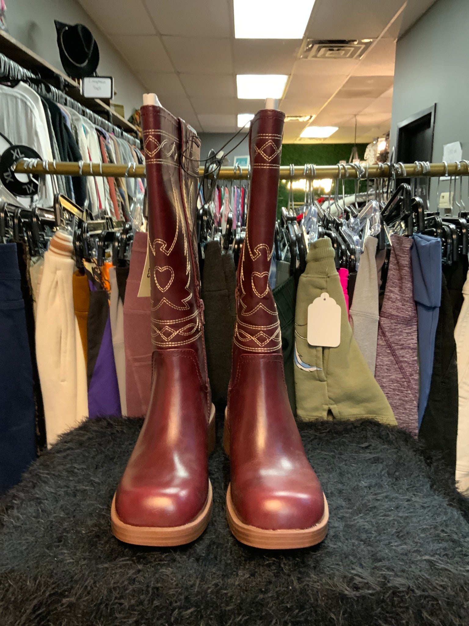 NWT No Boundaries Boots Sz 8