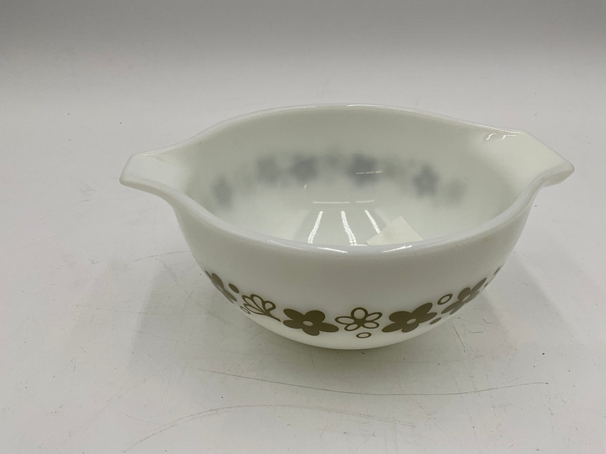 Vtg Pyrex 4Pc Spring Blossom Cinderella Bowl Set