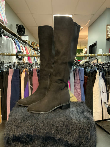 Unisia Tall Boots Sz 8.5