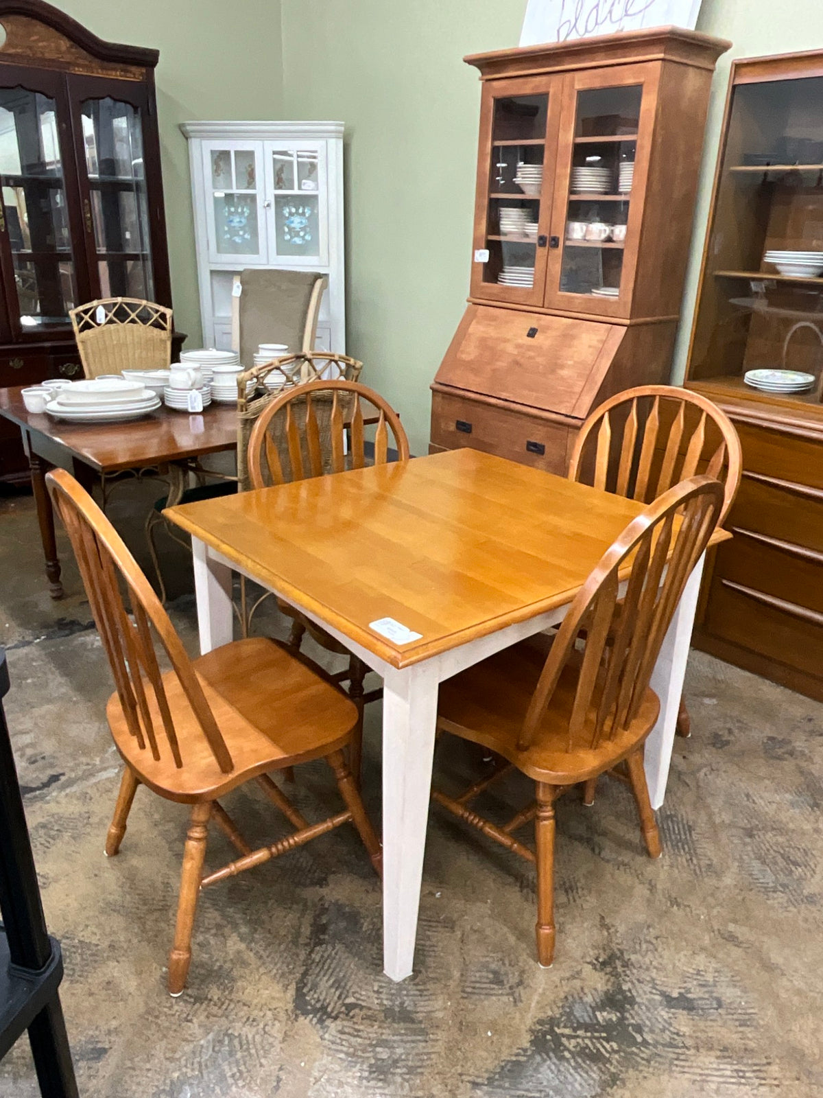 Square Table w/ 4 Chairs