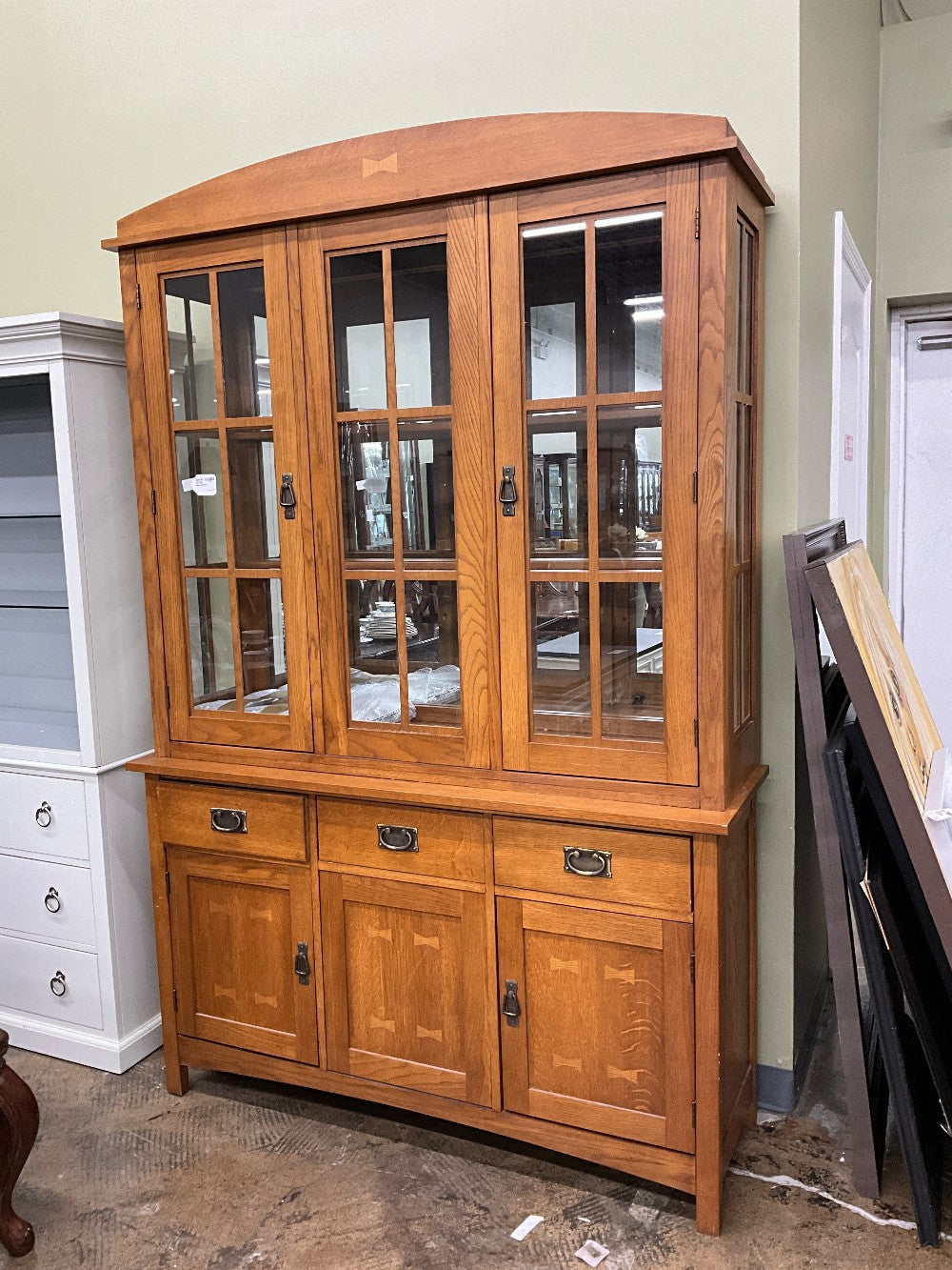 Basset Oak Hutch