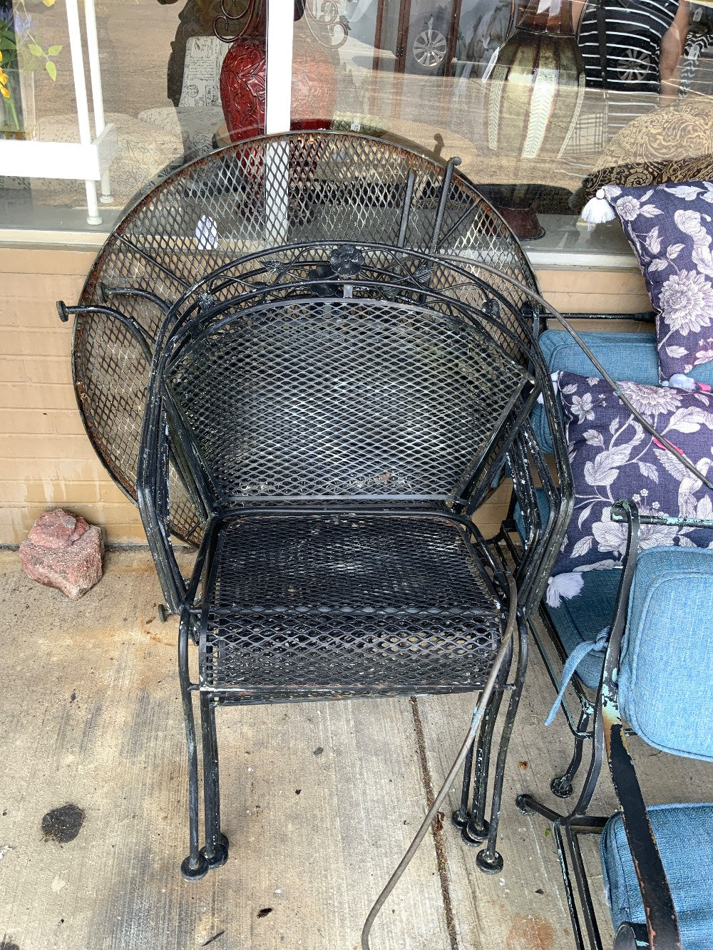 Black Wrought Iron Table and 4 Chairs
