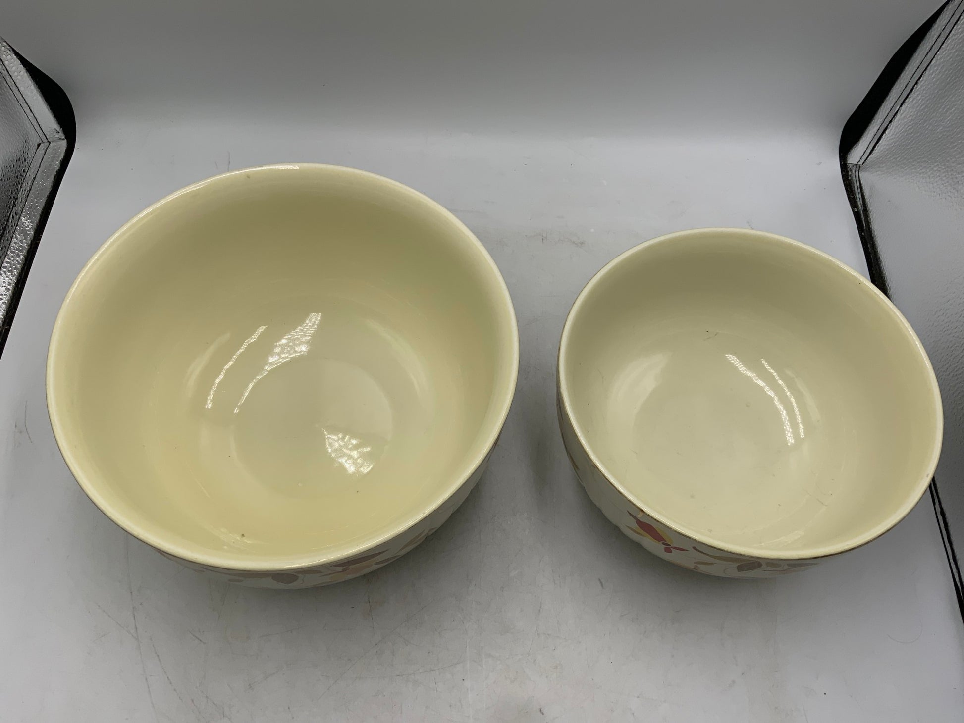 Hall's Mixing Bowls - Set of 2