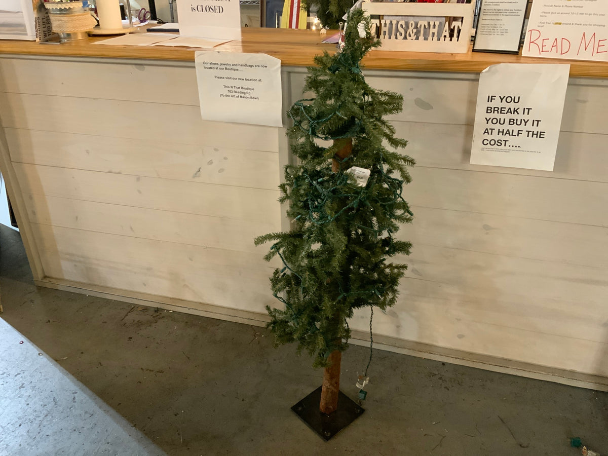 4 Ft Tree with Lights
