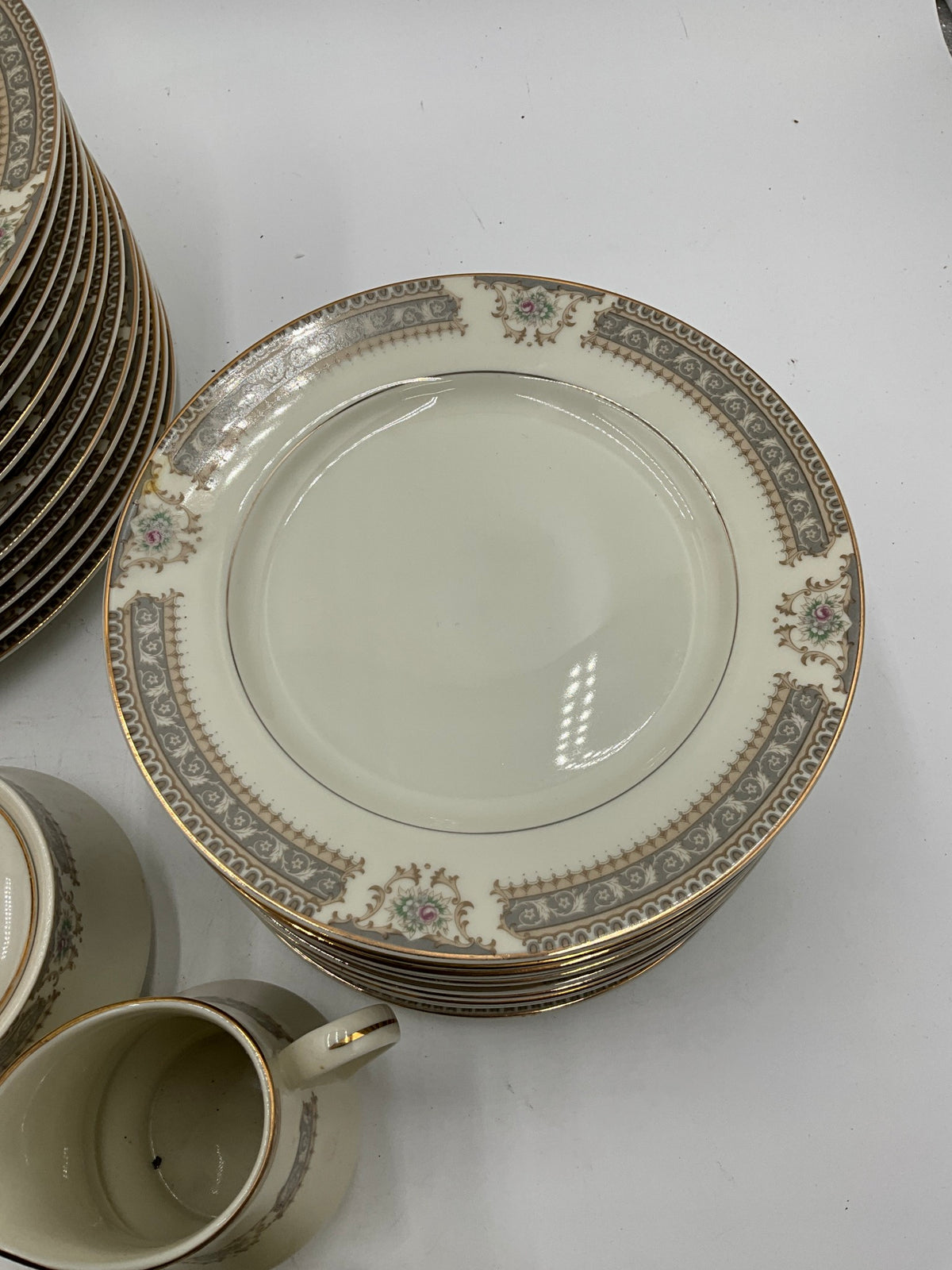 Mikasa Ivory China Richelieu 12 Place Setting With Extras 