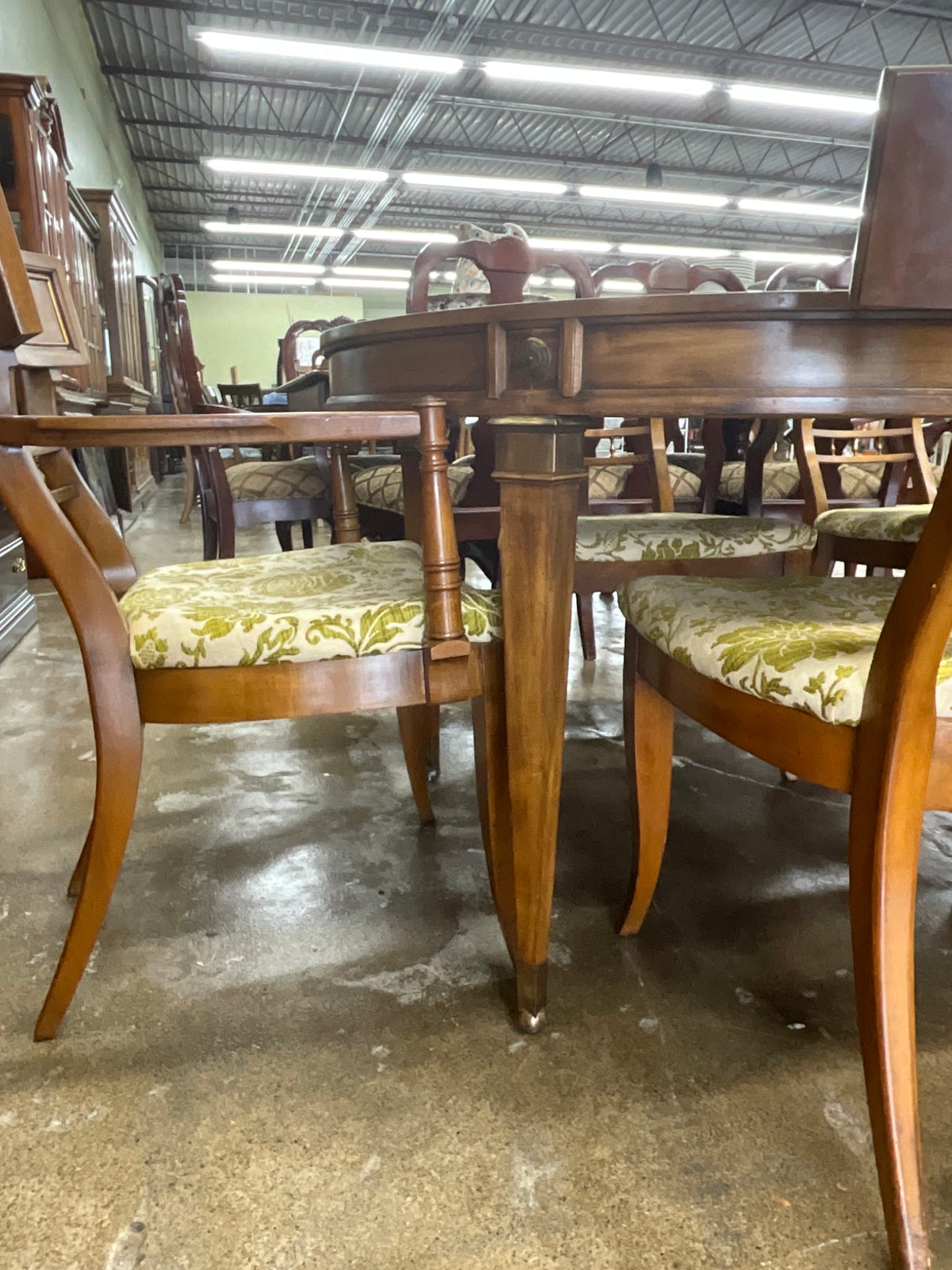 Vtg Wood Dinning Set w/ 6 Chairs