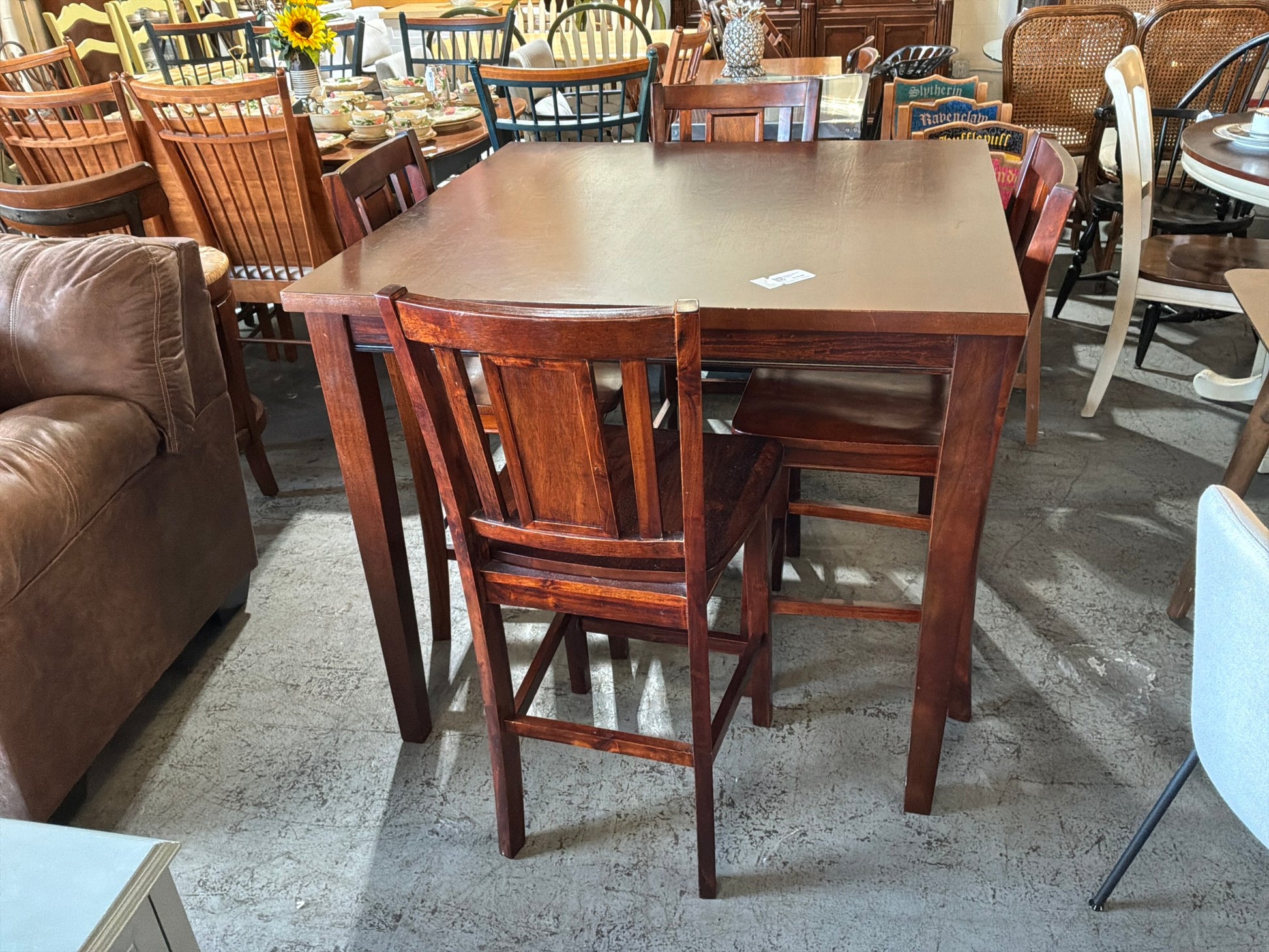 Kitchen Table W / 4 Chairs