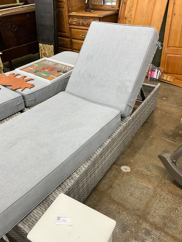 Outdoor Lounge Chair w/Cushion