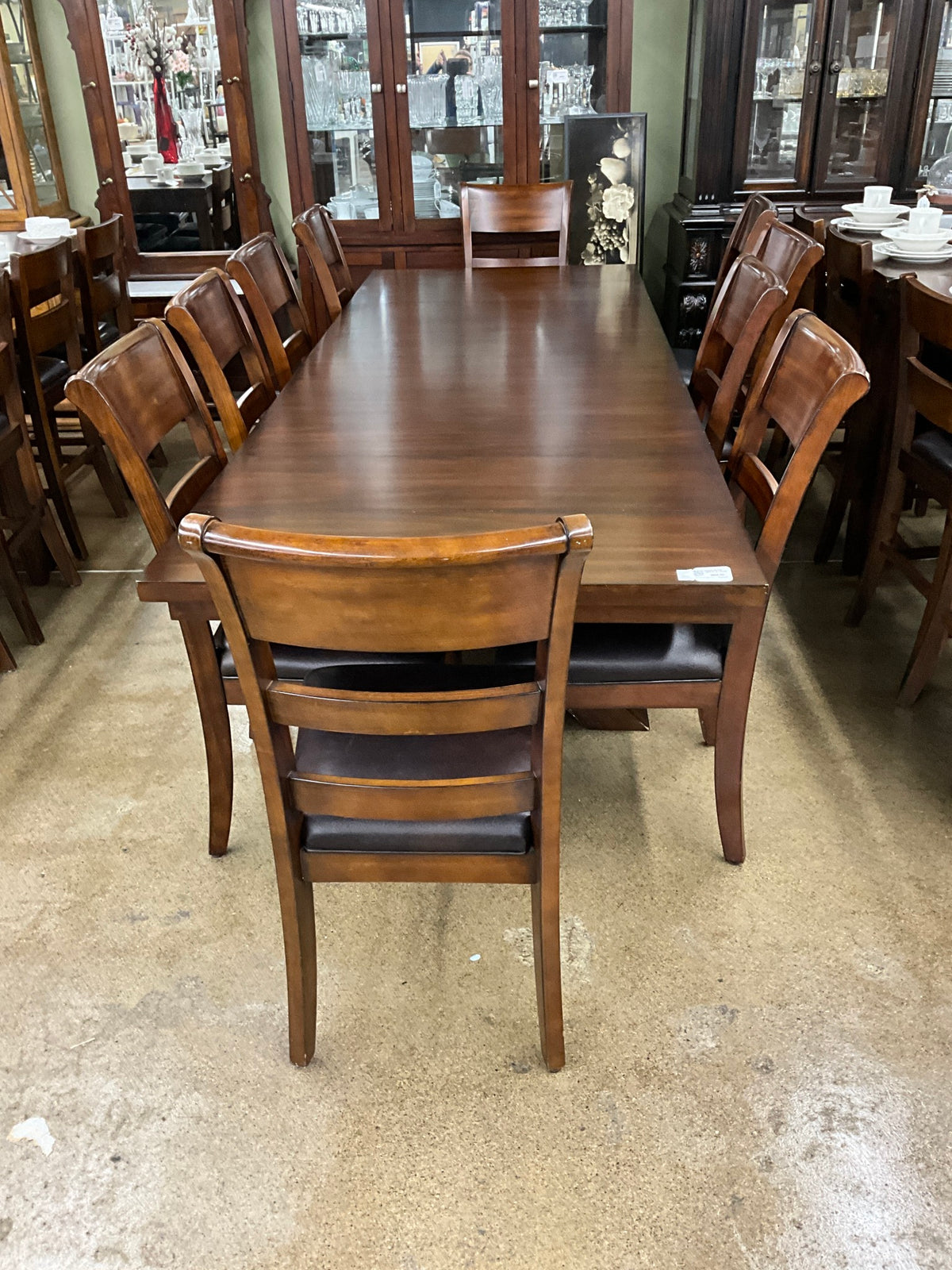 Hillside Dining Table w/ 10 Chairs