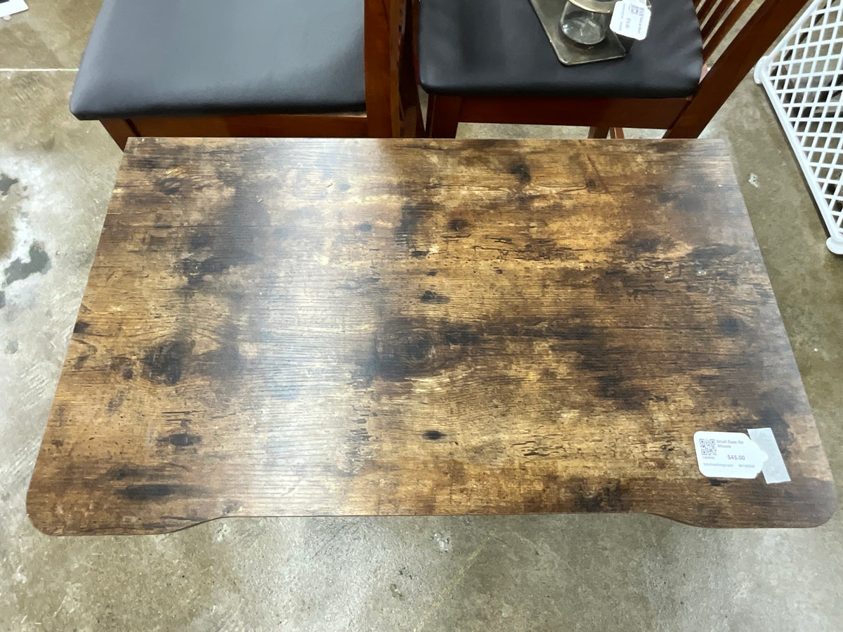 Small Desk On Wheels