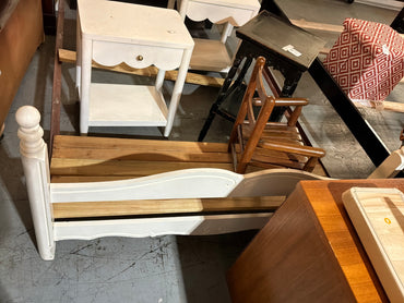 Full Sz White Bed Frame W / Spindles