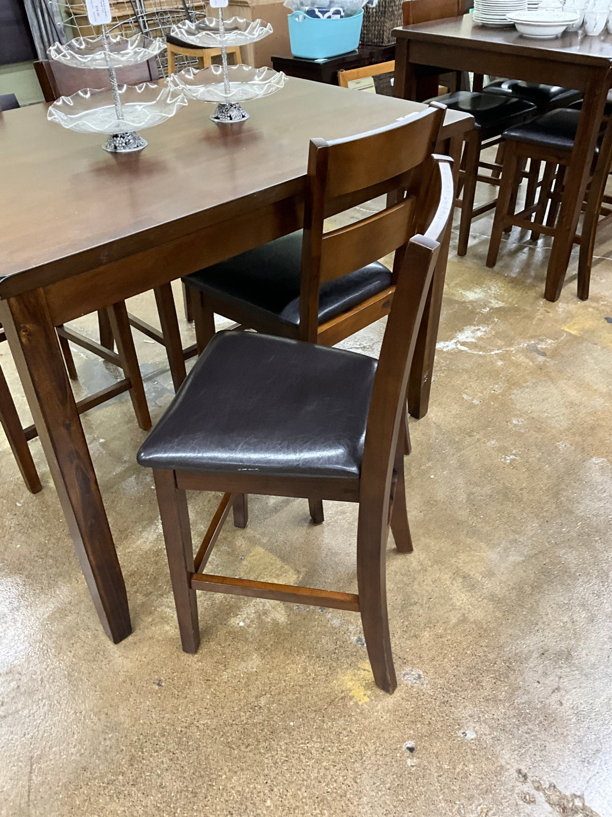 Hightop Table W/ 4 Chairs