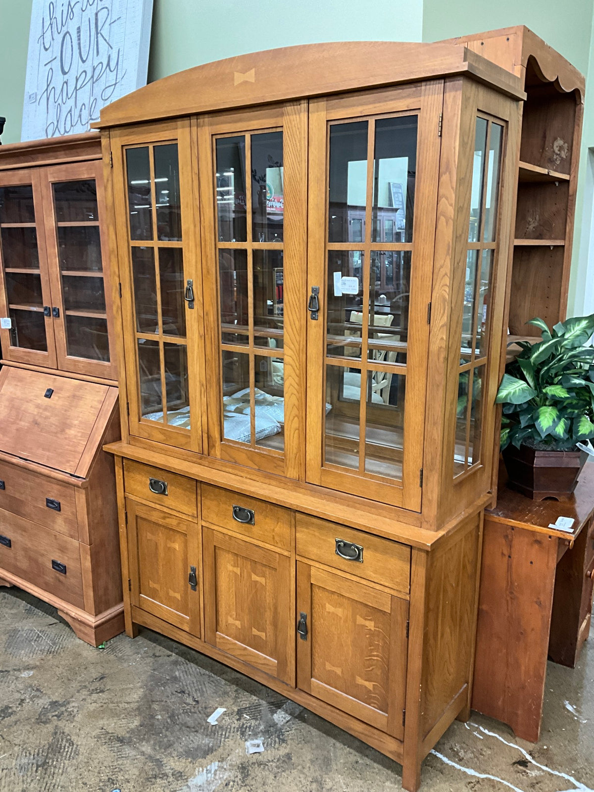 Basset Oak Hutch