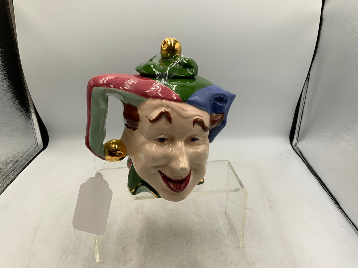 Elf Pitcher