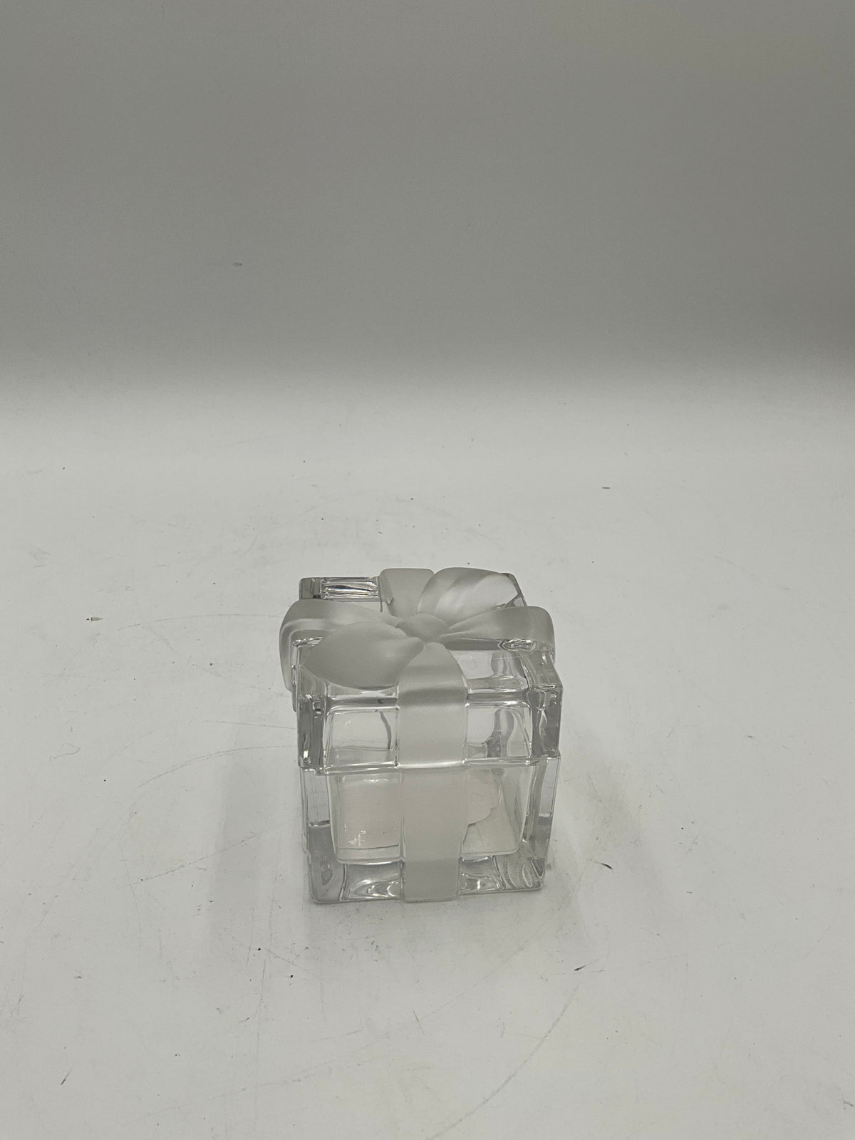 Tiffany Bow Glass Box