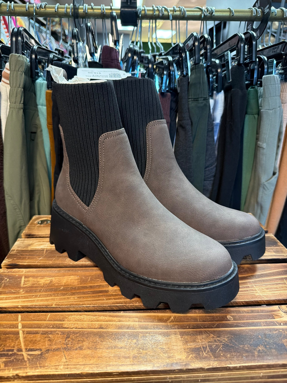 NEW Dolce Vita Boots Sz 8