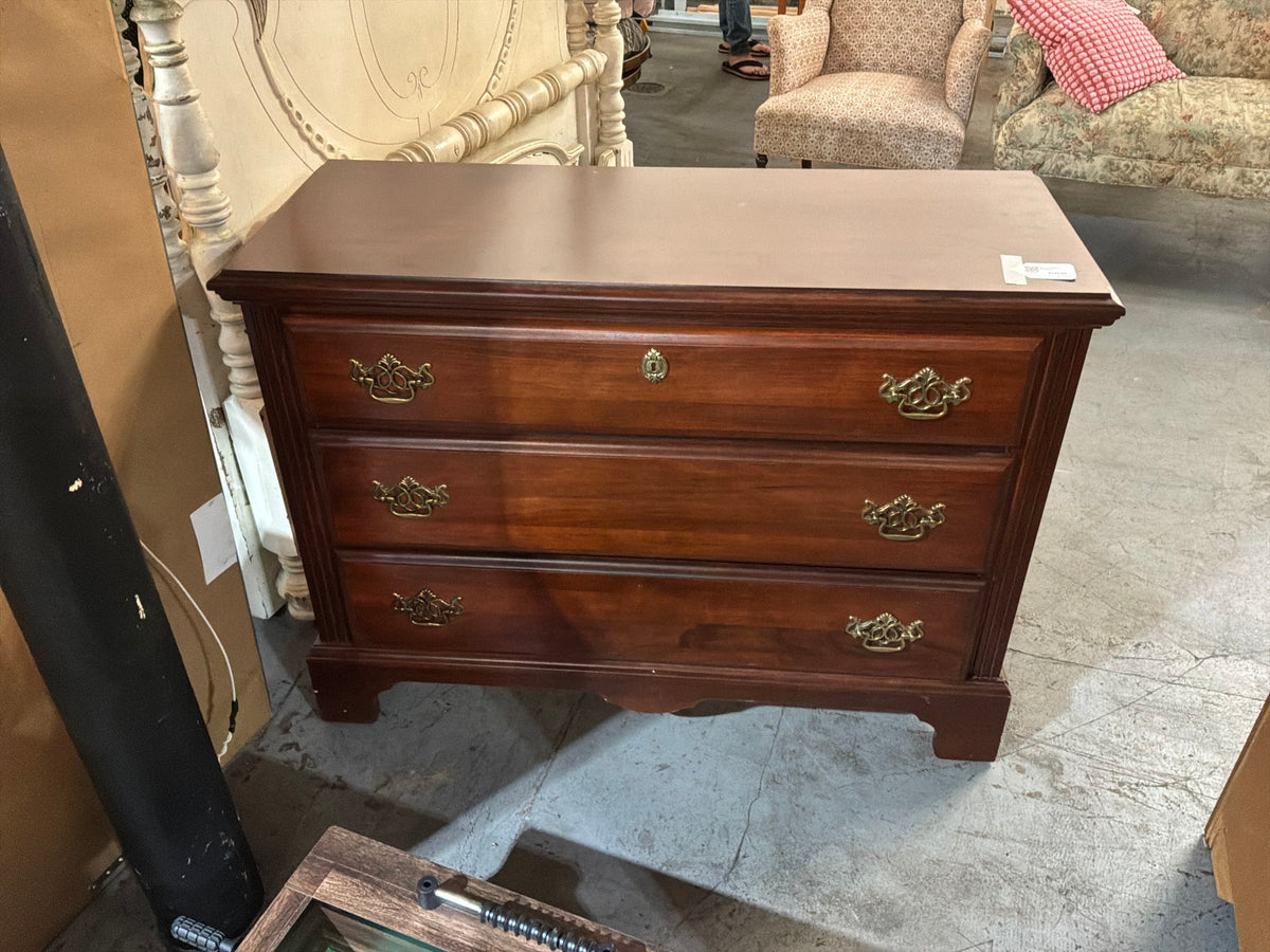 Sm Carolina Dresser