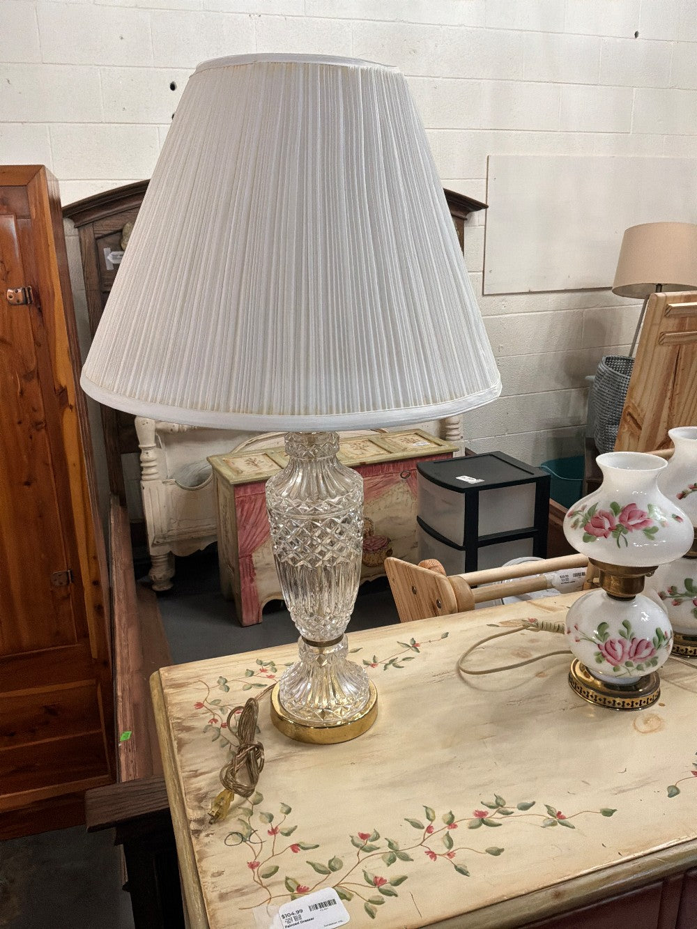 Glass lamp W/Shade