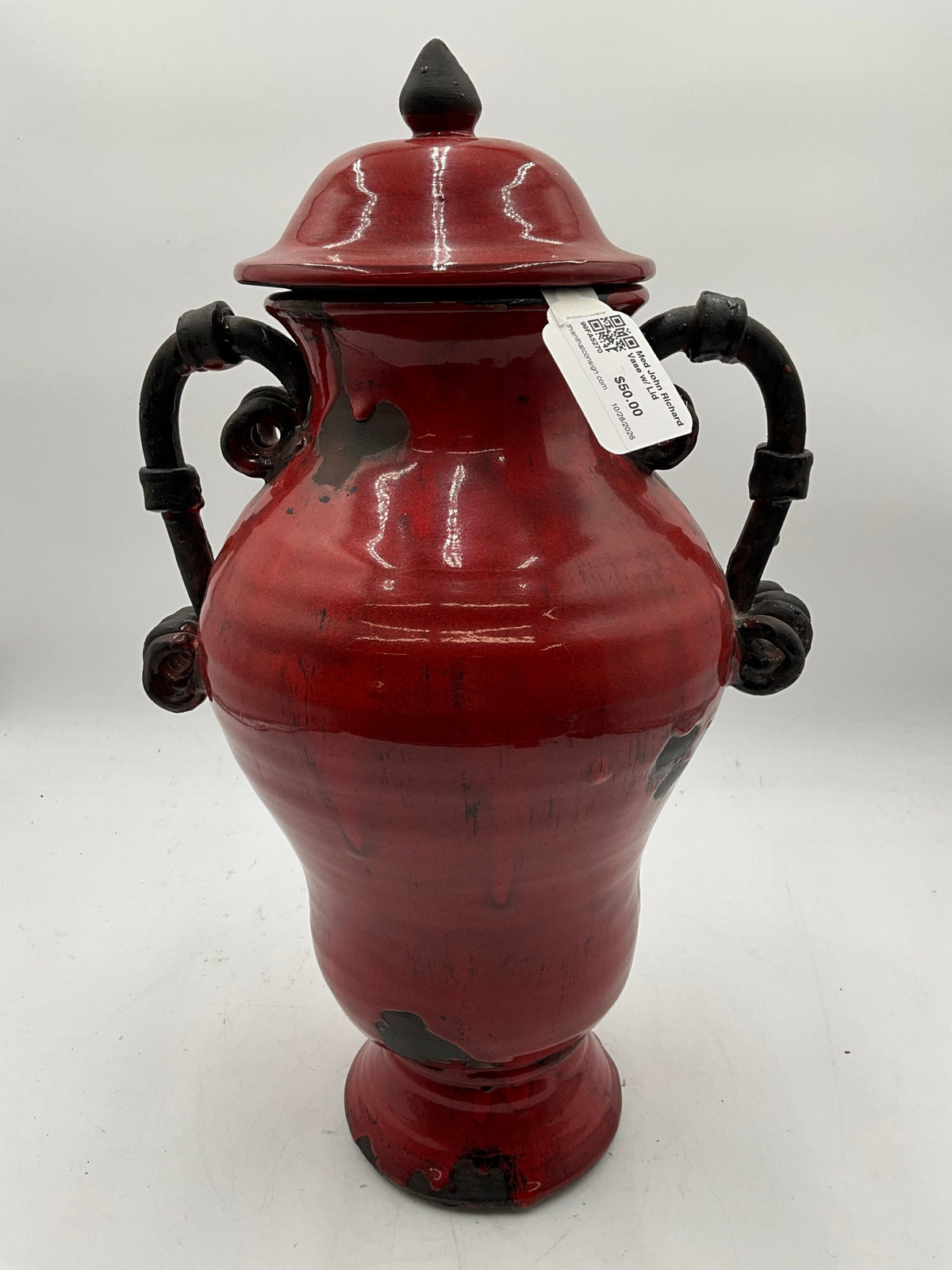 Med John Richard Vase w/ Lid