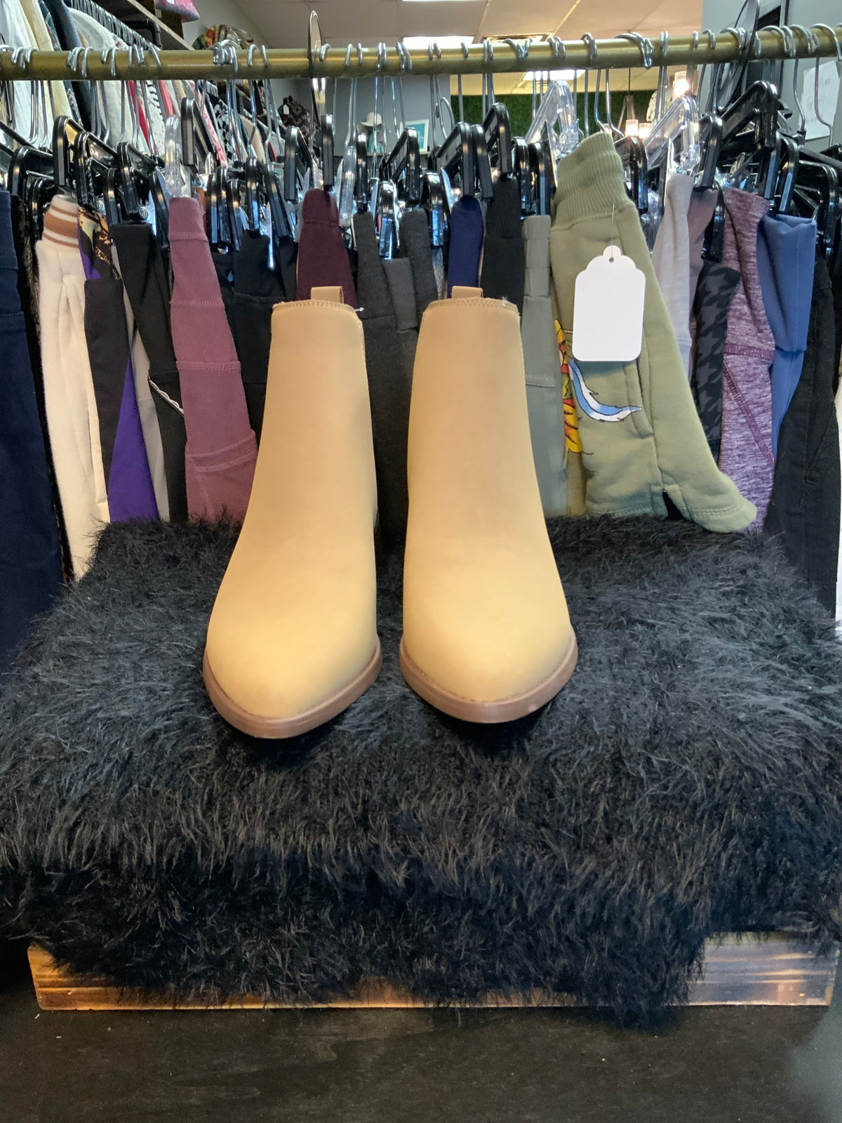 Serra Bootie Sz 8