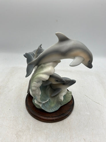 Master Piece Dolphins