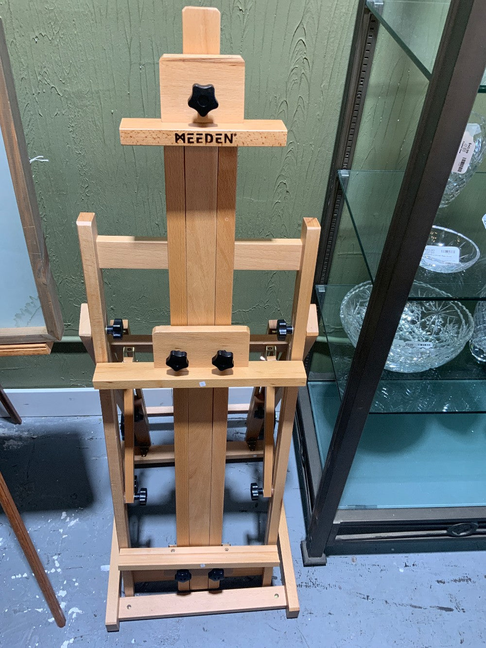 Light Wood Easel Meeden