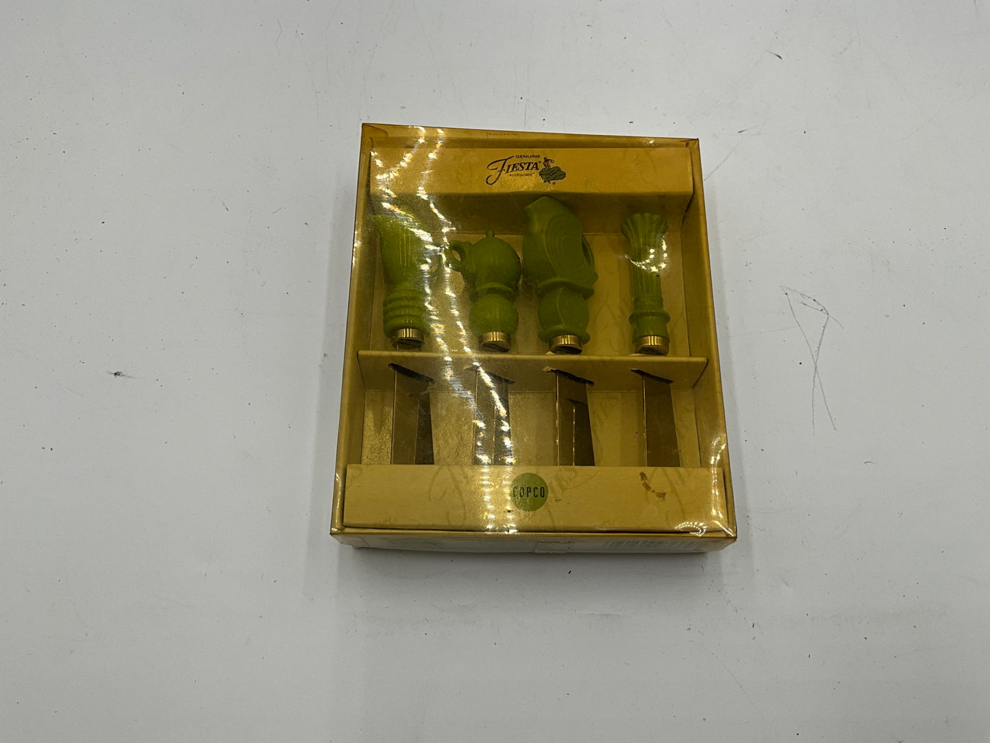 Fiesta New-In-Box Spreaders
