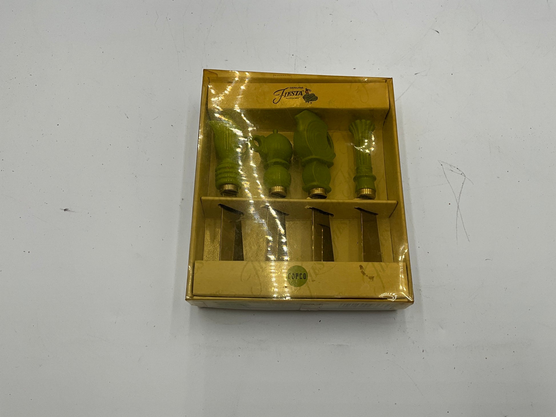 Fiesta New-In-Box Spreaders