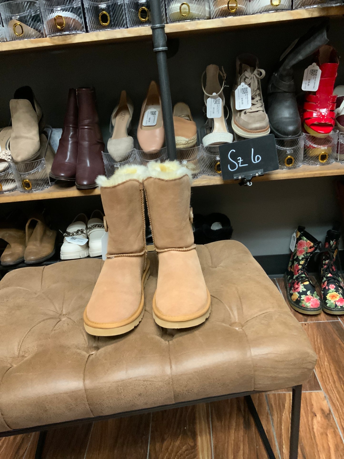 UGG Boot Sz 5