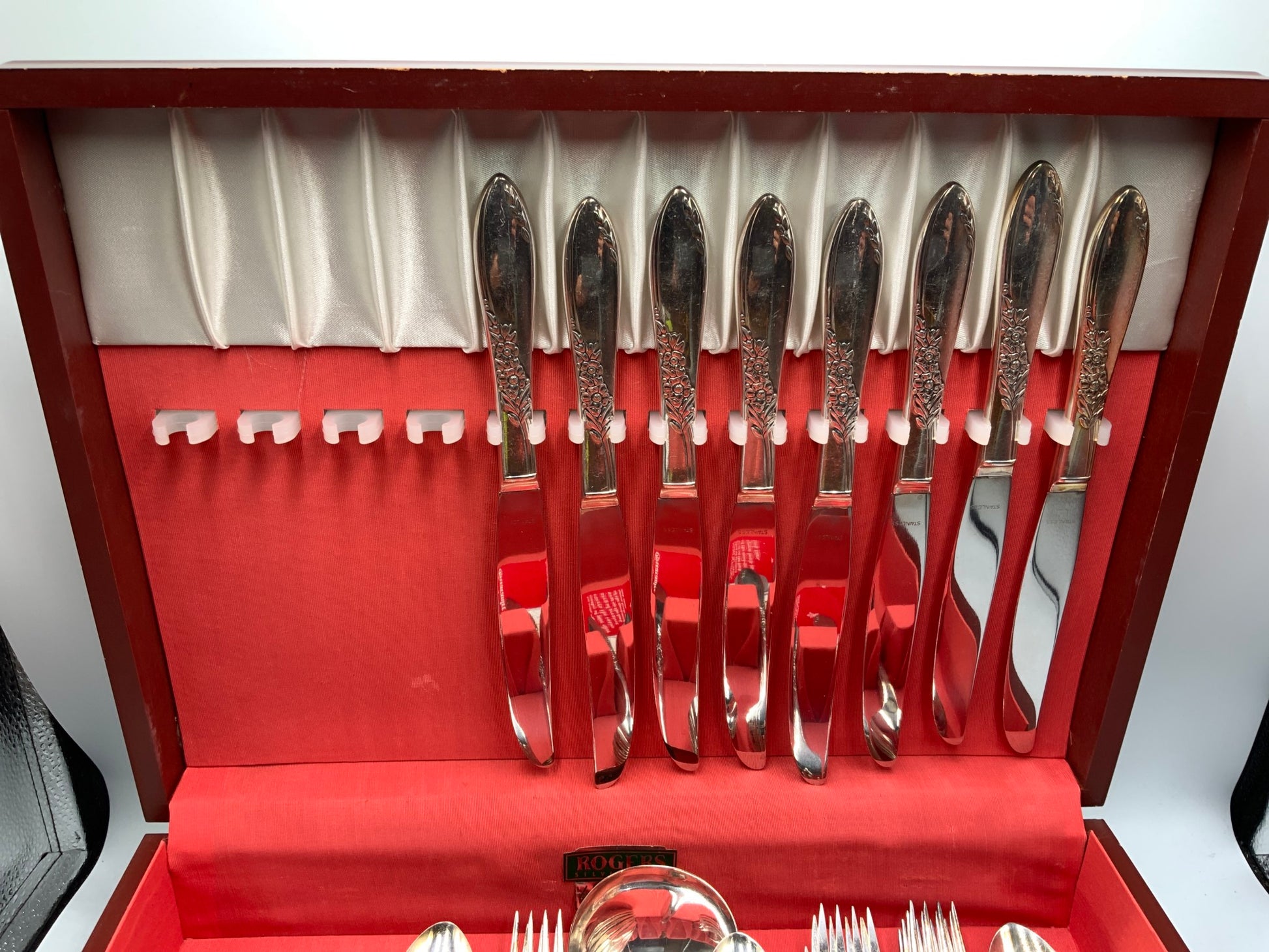 Oneida Silver Country Lane Flatware in Box