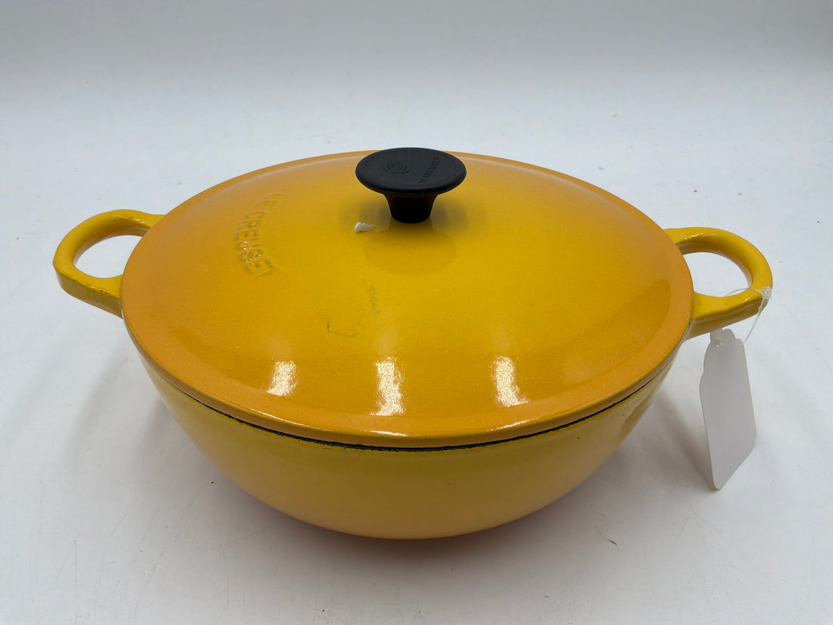 LeCreuset Yellow Round Pot w Lid