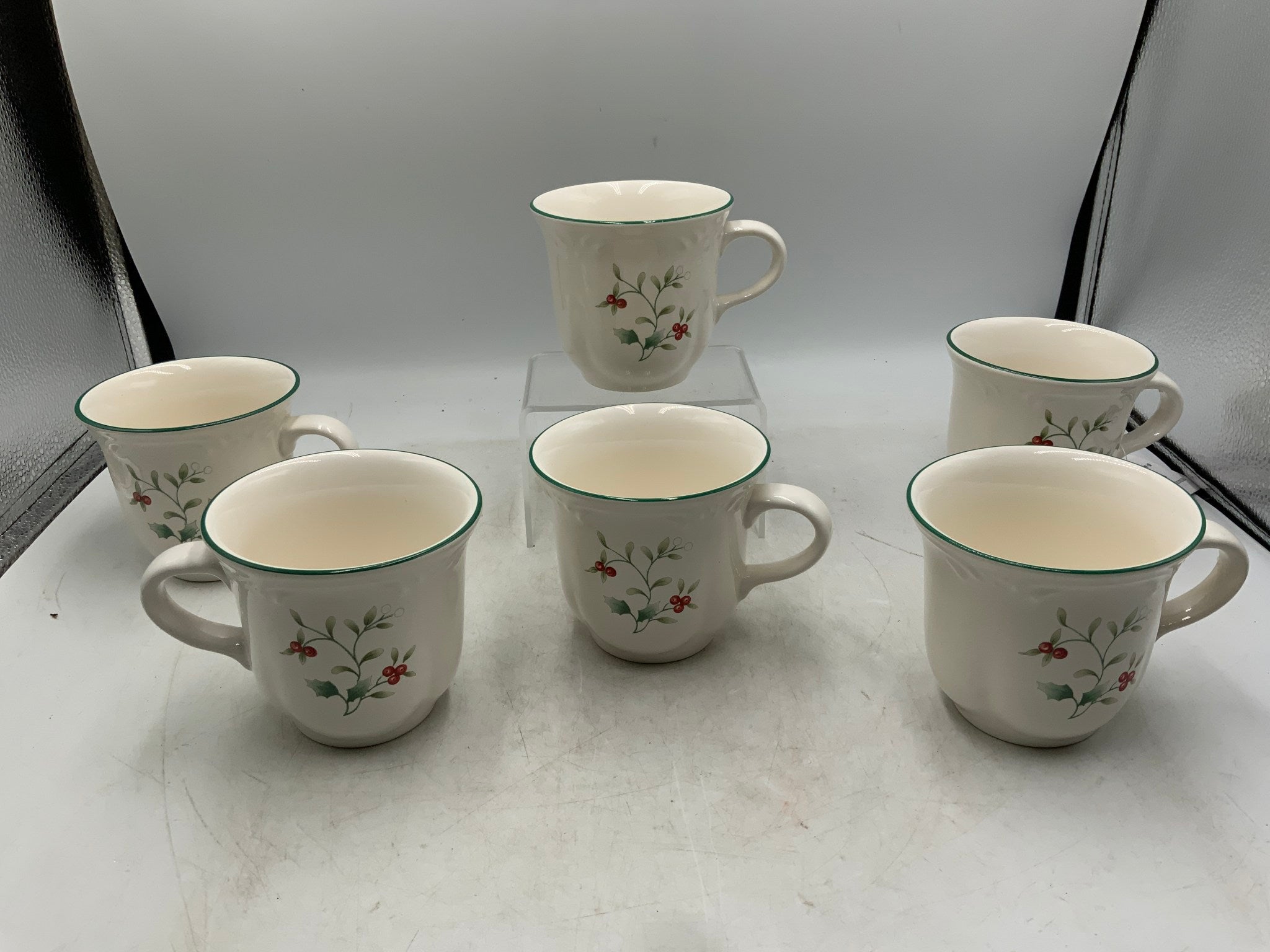 Pfaltzgraff Winterberry Set of 6 Mugs