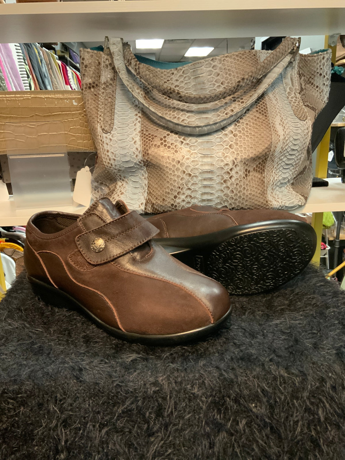 NEW Propet Shoe Sz 8.5 Brown Wide