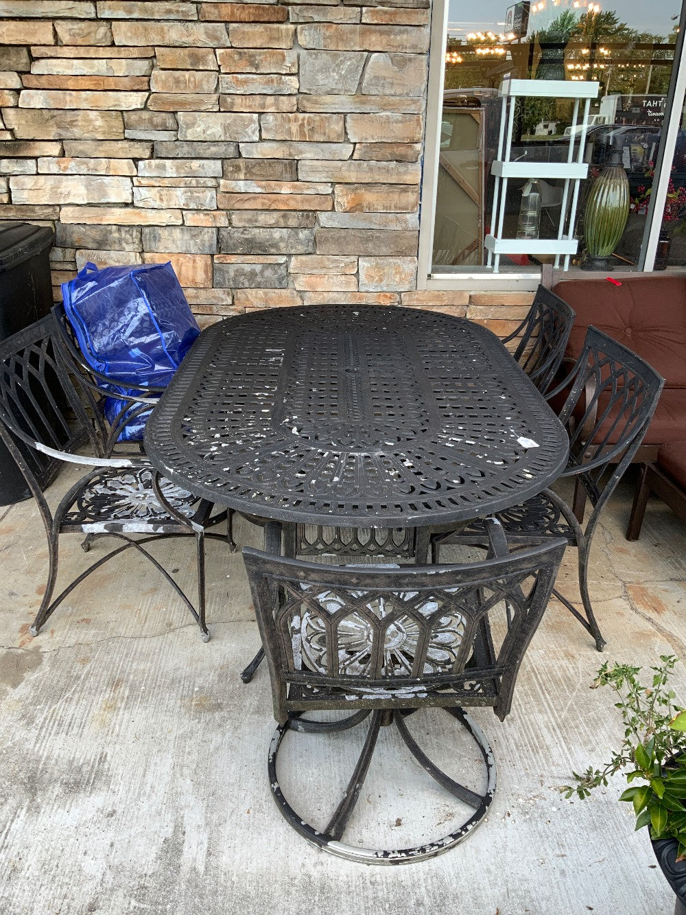 Metal Outdoor Table with 6 Chairs