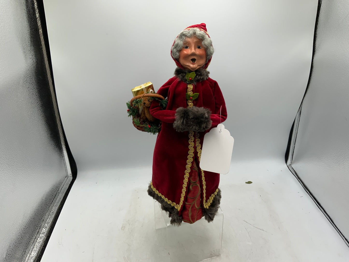 Byers Choice Caroler