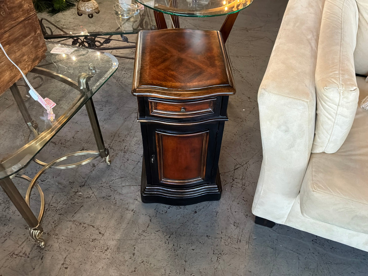 Hooker Sm Dark Wood End Table W/ Cabinet